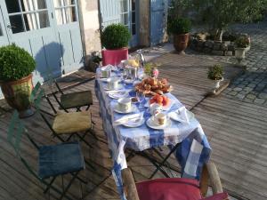 B&B / Chambres d'hotes Les Douves : Suite Familiale