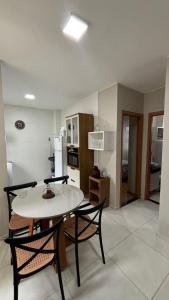 APTO 2 quatos 2 ar-condicionados e bem localizado