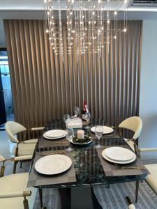 Luxurious Modern Penthouse 2BR Cross City of Dreams OKADA SOLAIRE MOA Airports