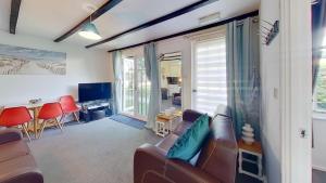 12 Tudor Court, Tolroy Manor