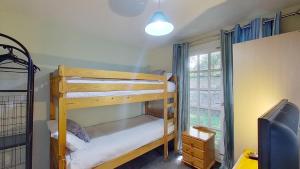 12 Tudor Court, Tolroy Manor