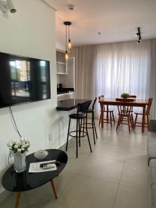 Confortável e lindo Flat c ar e piscina no centro