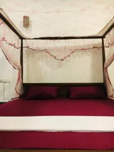 Monsoon House - Mihiripenne