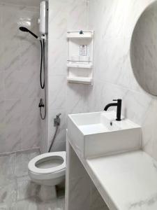 Impact Arena Condo 2Rooms C3 by GoodRoom24