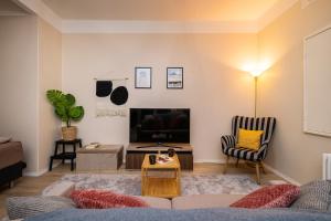 Modern & Bright Central Helsinki