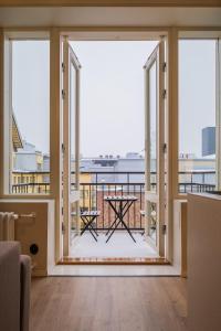 Modern & Bright Central Helsinki