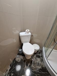 Airplane 2 by Airport Residence