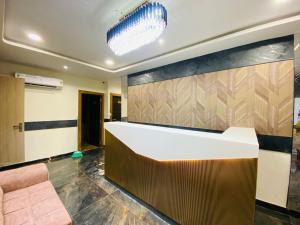Glitz Hotels Riza - Nr NESCO Bombay Exhibition Centre Goregaon