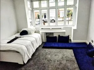 Edgware's Heaven - Stanmore