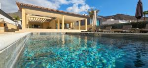 5 bedrooms Villa Costa Adeje