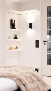 Black & White Suite & SPA - Sauna & Jacuzzi