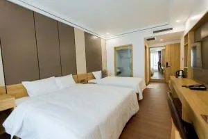 Phương Đông Hotel Móng Cái - Móng Cái