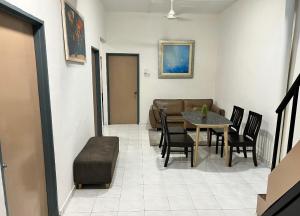 anas MJ homestay private pool