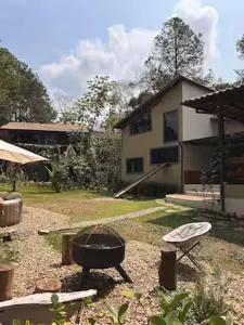 Refúgio na Serrinha do Alambari - Penedo -RJ - Barro Branco