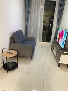 Edumetro apartment,subang jaya by Fieza