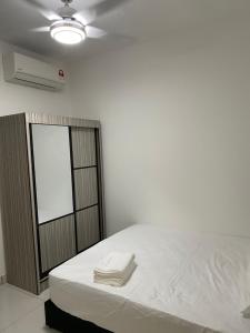 Edumetro apartment,subang jaya by Fieza