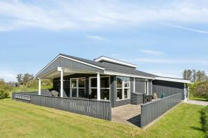 Restored Summercottage Close To The Seabeach