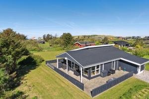 Restored Summercottage Close To The Seabeach