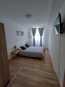 Monica's home - أريكتشيا