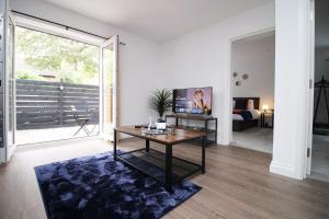 Casa di pietra - Cardiff City centre apartment with patio, Free private parking
