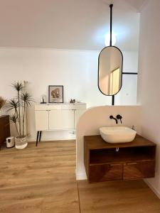 Southern Milan M1 Red line metro 20 min to city center