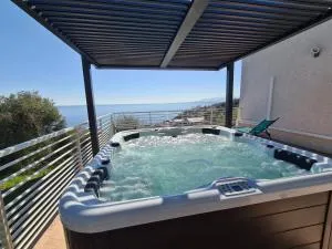 6-person apartment in sea view villa with jacuzzi - 皮特讷阿
