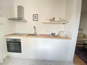 City center salon-style apartment free parking