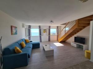 Appartements 6-person apartment in sea view villa with jacuzzi : photos des chambres