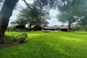 Mahlangeni Lodge - Hartbeestfontein