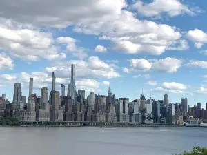 NYC-Style Loft with Secret Entrance - Just 6 Miles from Times Square - Cliffside Park