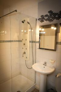 Maisons d'hotes Manoir XV Domaine de Peyrafort : Chambre Double Deluxe avec Douche