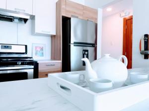 Hot Tub, Pool, Walk to Fun, Beach, Dining, Shops