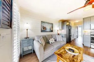 Pineapple Palms at the Sea Cabins - Island of Palms