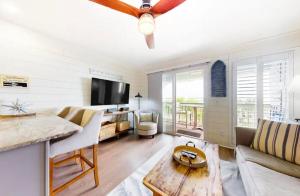 Pineapple Palms at the Sea Cabins