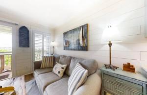 Pineapple Palms at the Sea Cabins