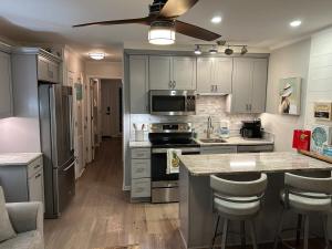 Pineapple Palms at the Sea Cabins