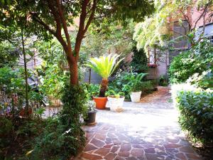 Cozy Flat 50 Meters from the Metro