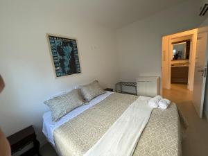 Sunclub condomínio novíssimo frente mar