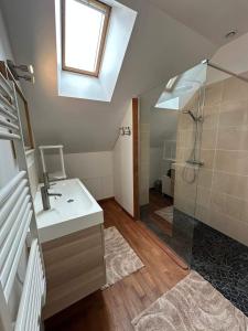 Le repère de Sennevières- La Tour