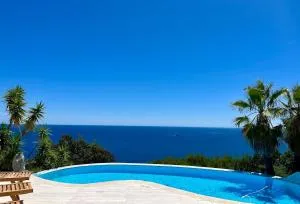 Prestigious villa with an incredible sea view - Anthéor