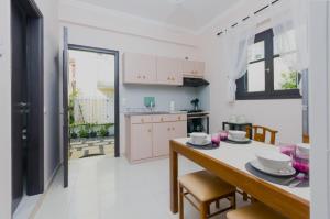 Peaceful House by the Creek 1