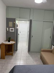 Kitnet Studio 150m from Gonzaga Beach!