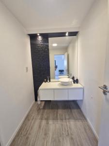 Hermosa Casa en Villa del Lago Carlos Paz Vista al lago, zona exclusiva y residencial