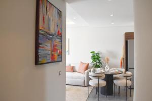 Bright & Cozy Apt with City View