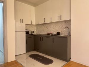 "V" apartment