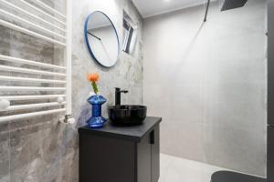 Sunny Studio - Charming Balcony - Romana Square