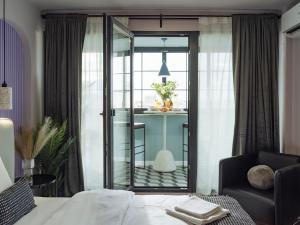 Cloud 8 Studio - 180 view