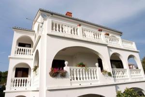 Room Jelena for 3 persons, 300m from beach