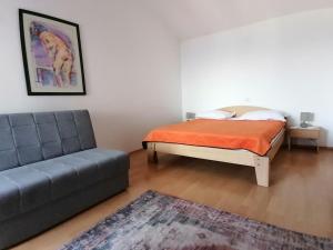 Room Jelena for 3 persons, 300m from beach