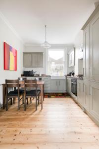 Three bedroom luxury apartment Zone 1